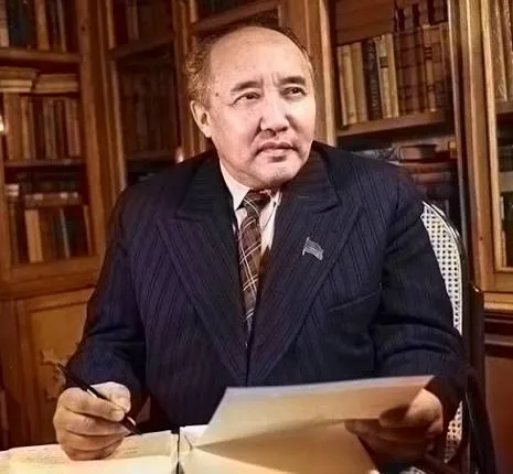 Мұхтар Әуезов